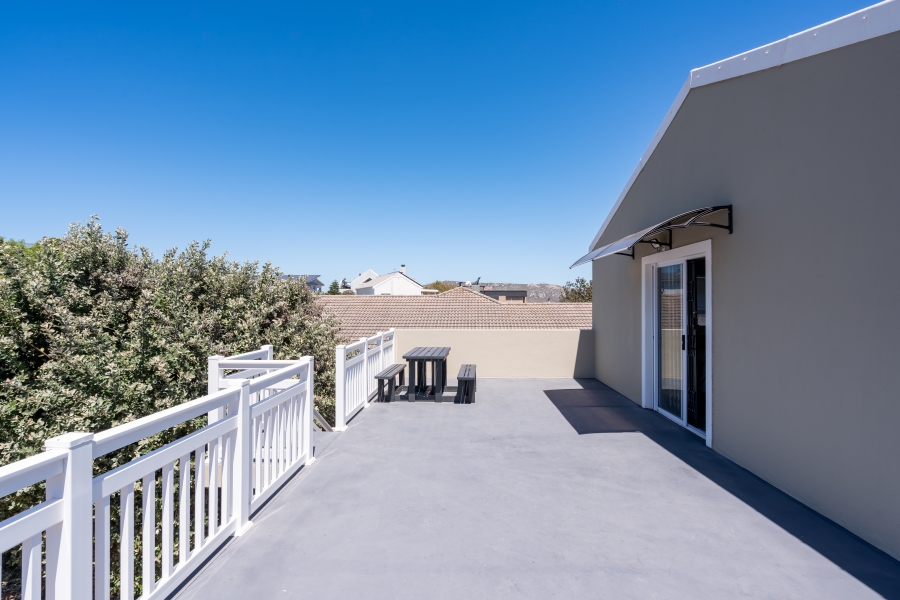 4 Bedroom Property for Sale in Myburgh Park Western Cape